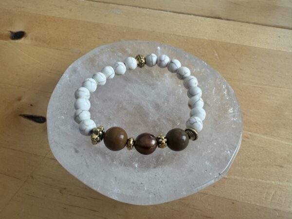 Howlite, Petrified Wood and Freshwater Pearl Bracelet