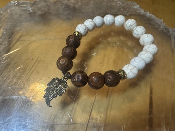Howlite and Tibetan Agate Bracelet